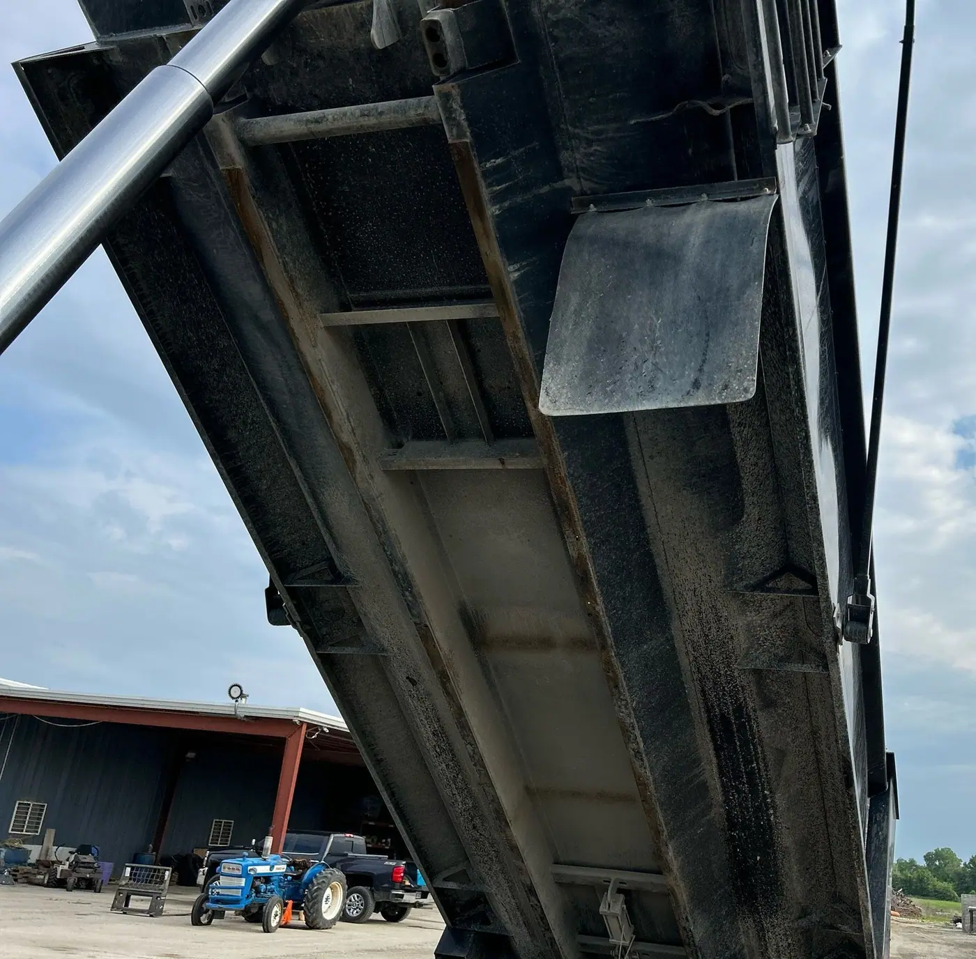 Detailed view of 2015 Kenworth T880 Dump Truck